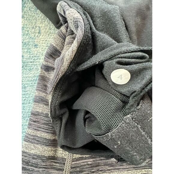 Lululemon Black Gray Purple Stripe Scoop Neck Tank Top Size 4 - Picture 3 of 7